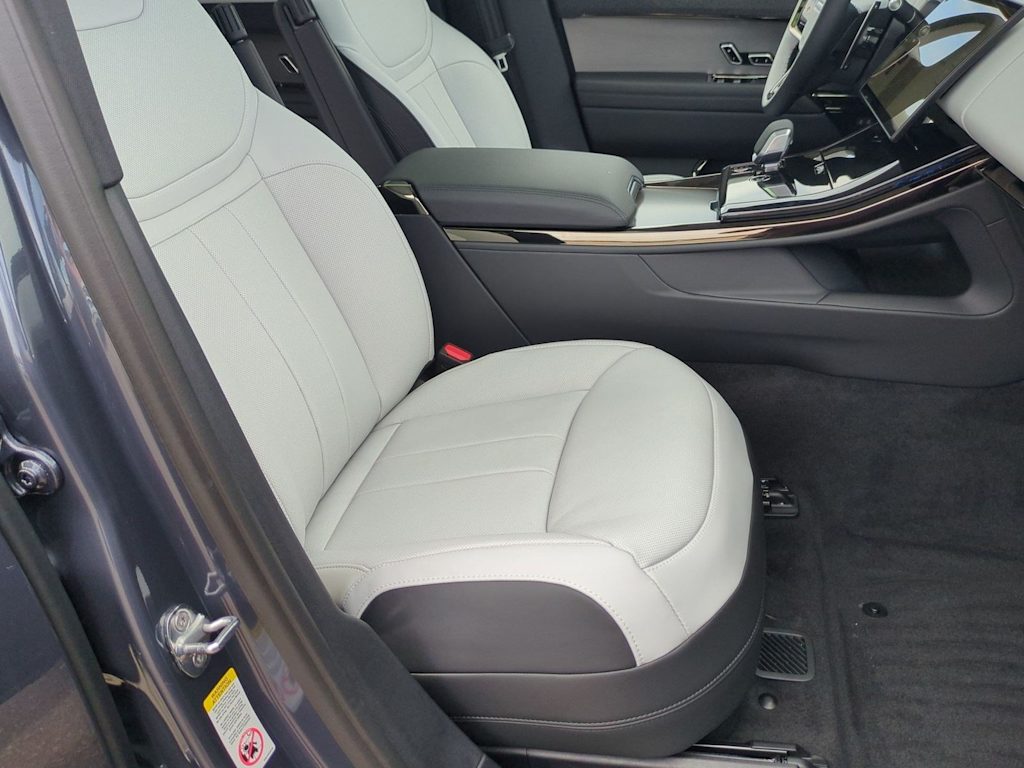 Thumbnail: 2027 Land Rover Range Rover Sport - 29