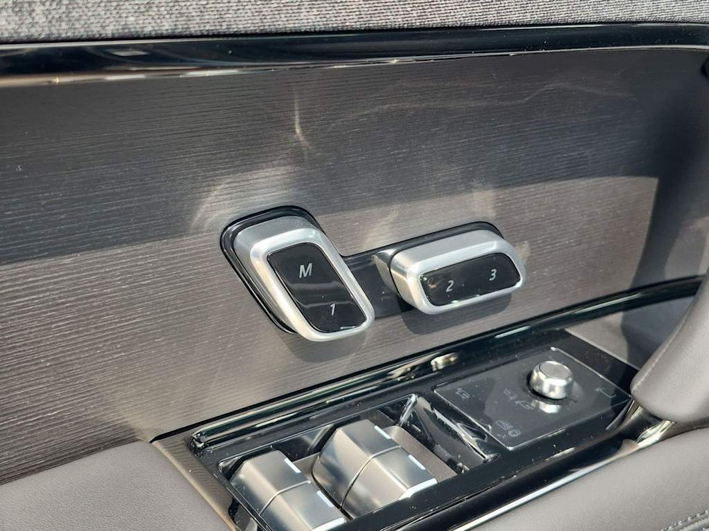 Thumbnail: 2027 Land Rover Range Rover Sport - 25