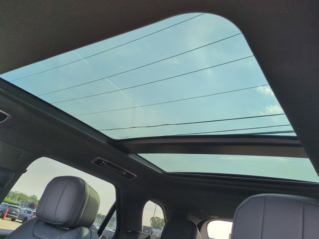 Thumbnail: 2025 Land Rover Range Rover Sport - 23