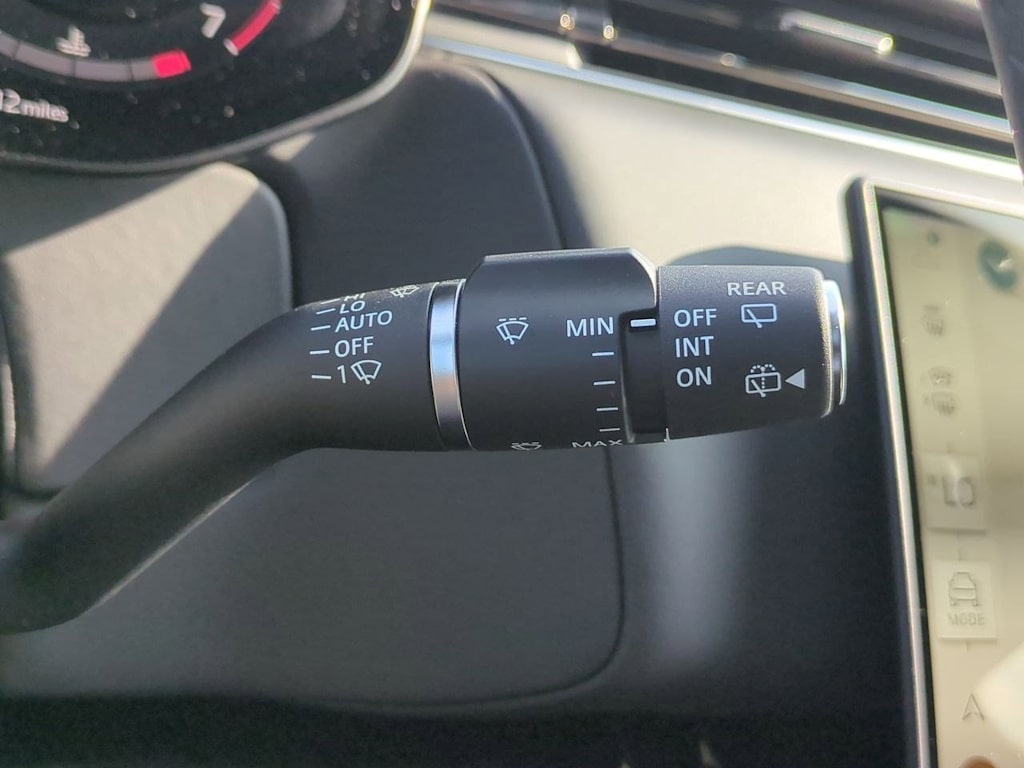 Thumbnail: 2025 Land Rover Range Rover Sport - 28