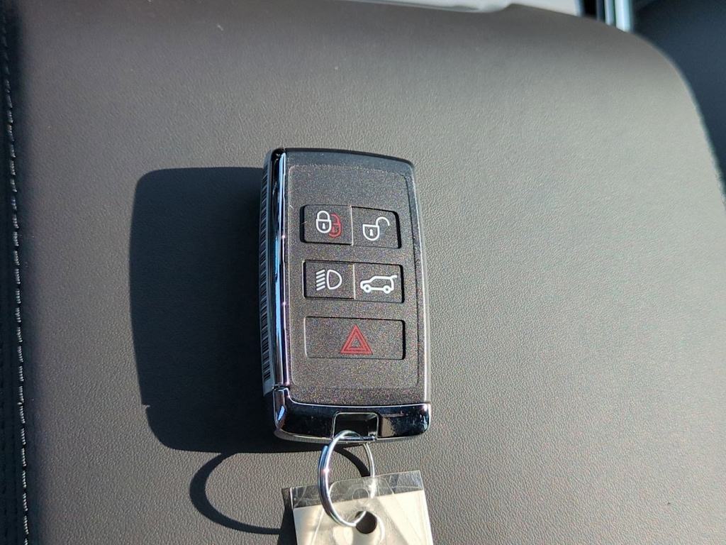 Thumbnail: 2025 Land Rover Range Rover Sport - 16