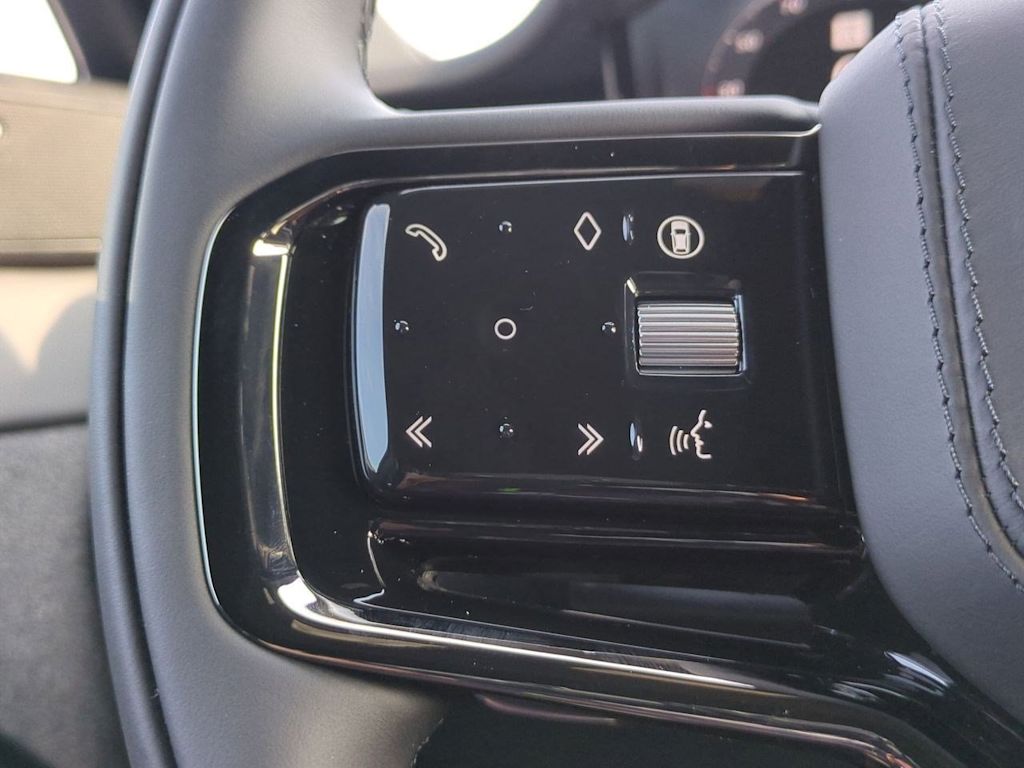 Thumbnail: 2025 Land Rover Range Rover Sport - 14