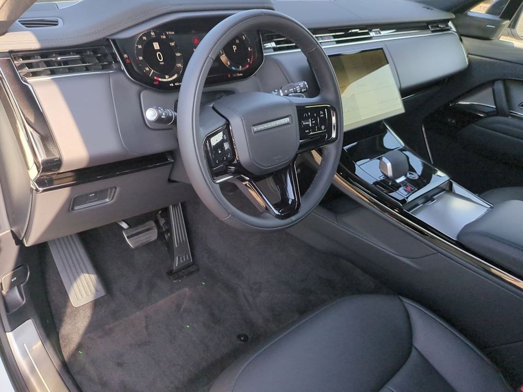 Thumbnail: 2025 Land Rover Range Rover Sport - 2