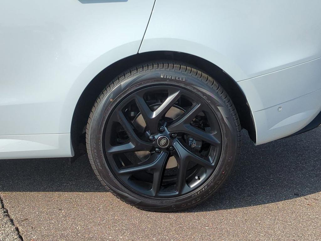 Thumbnail: 2025 Land Rover Range Rover Sport - 8