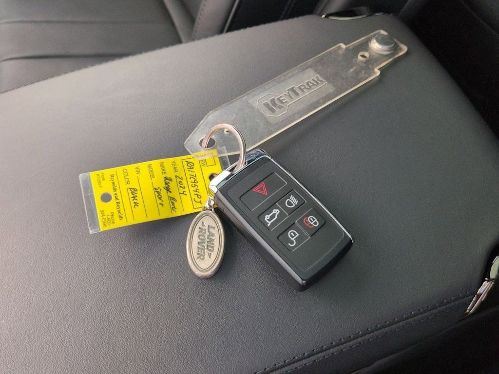 Thumbnail: 2024 Land Rover Range Rover Sport - 18