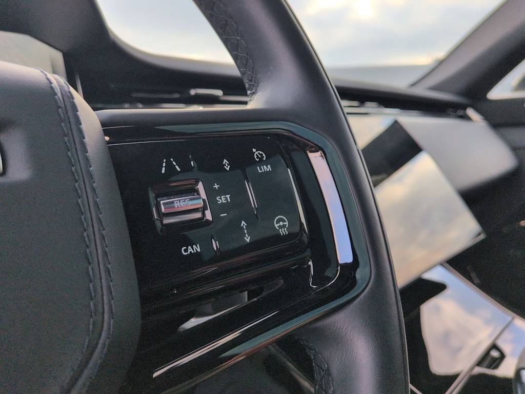 Thumbnail: 2024 Land Rover Range Rover Sport - 31