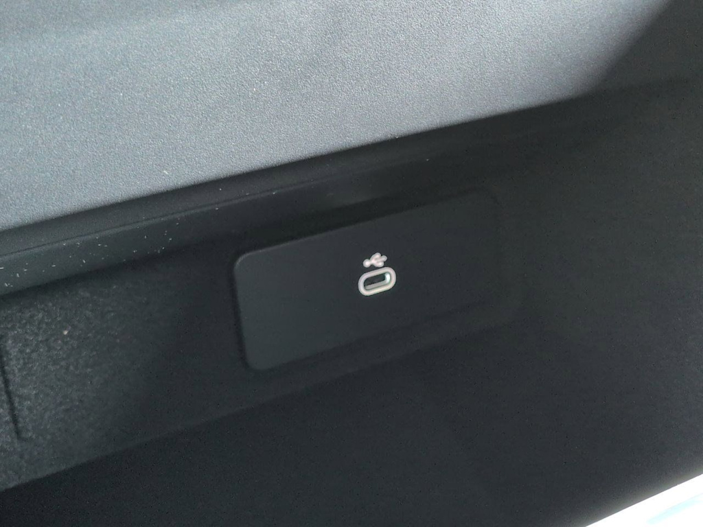 Thumbnail: 2026 Land Rover Range Rover Sport - 33