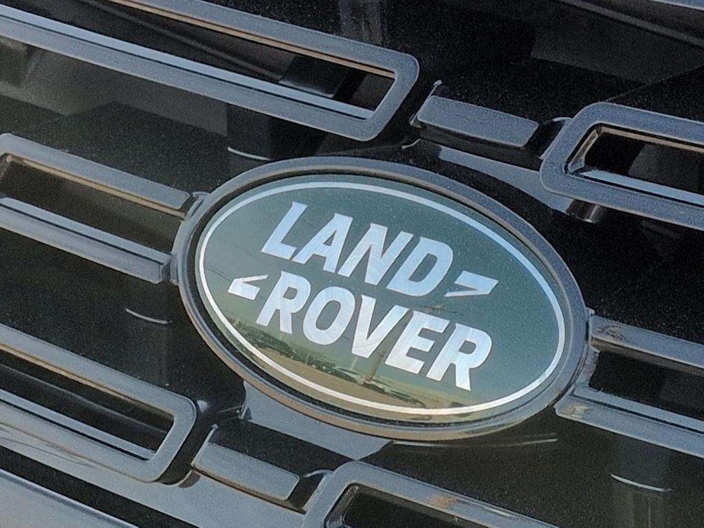 Thumbnail: 2026 Land Rover Range Rover Sport - 7