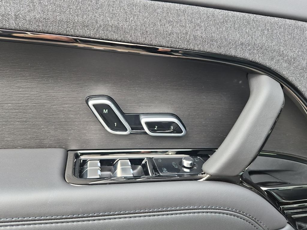 Thumbnail: 2026 Land Rover Range Rover Sport - 25