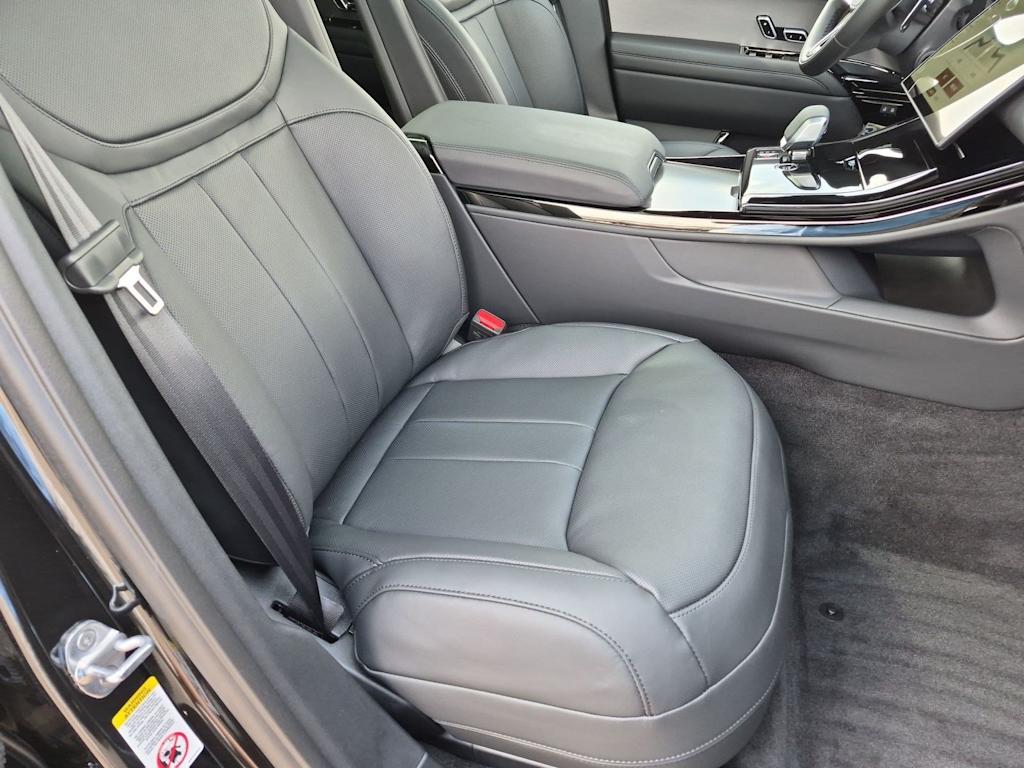 Thumbnail: 2027 Land Rover Range Rover Sport - 12