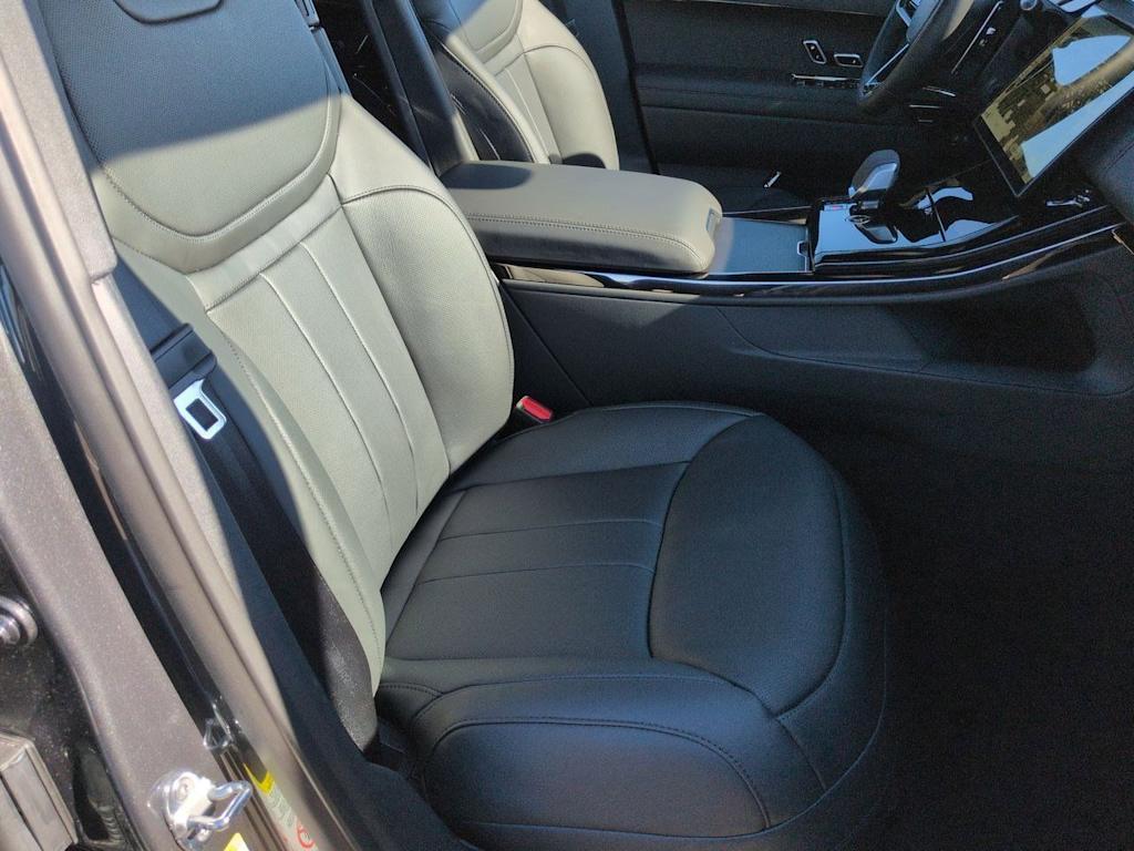 Thumbnail: 2026 Land Rover Range Rover Sport - 12