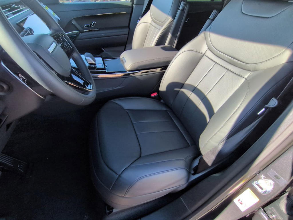 Thumbnail: 2026 Land Rover Range Rover Sport - 11