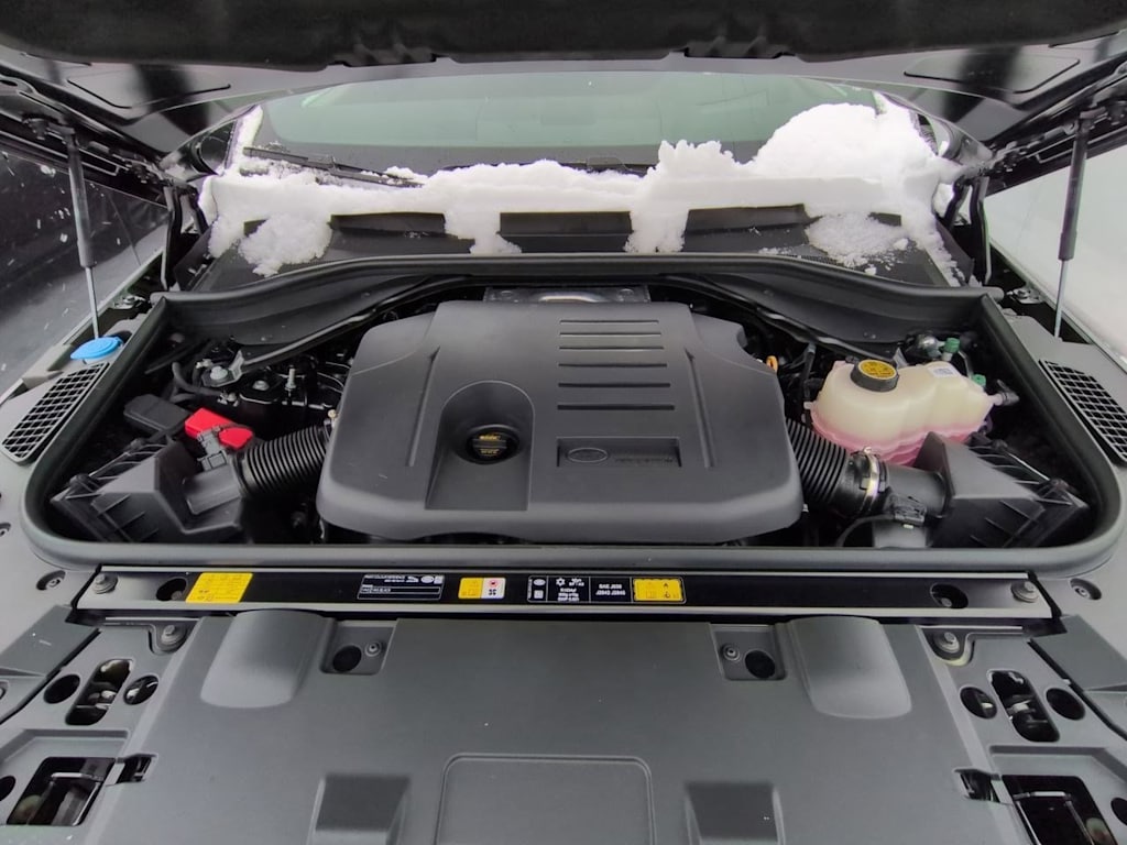 Thumbnail: 2026 Land Rover Range Rover Sport - 9