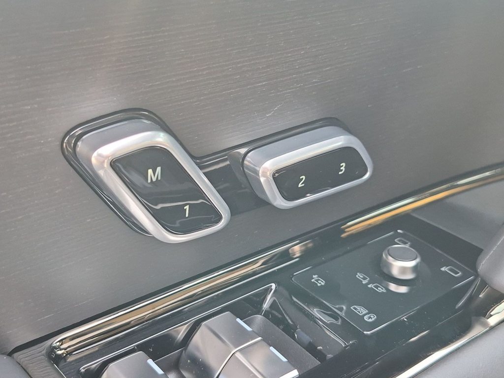 Thumbnail: 2027 Land Rover Range Rover Sport - 16