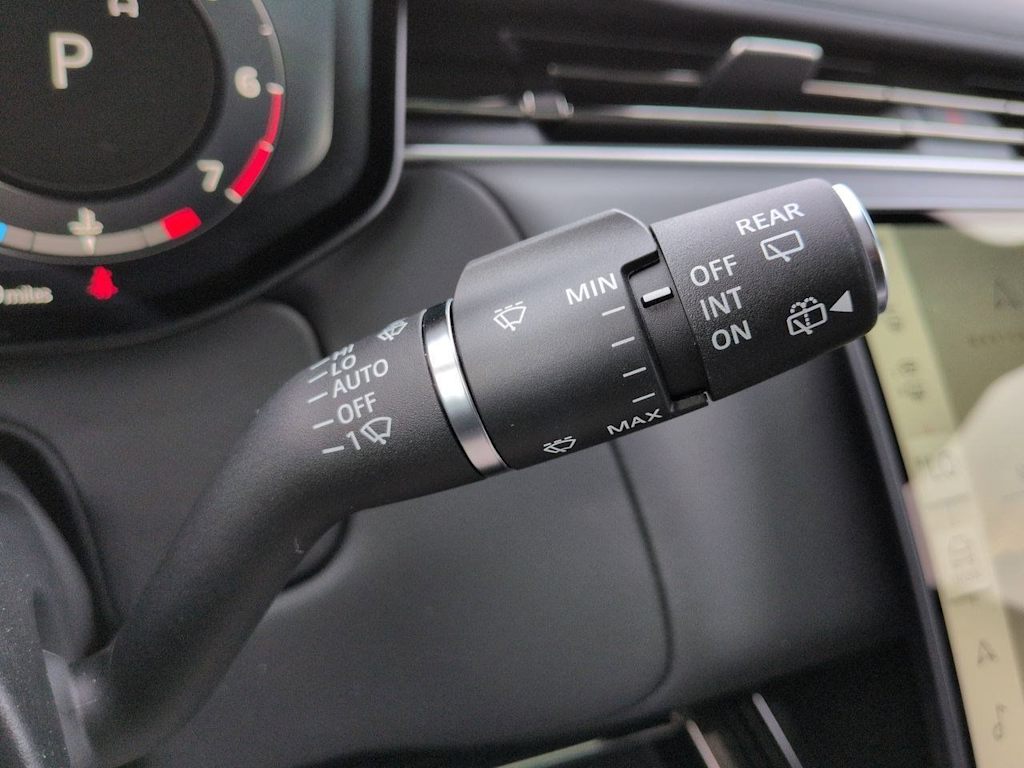 Thumbnail: 2026 Land Rover Range Rover Sport - 33