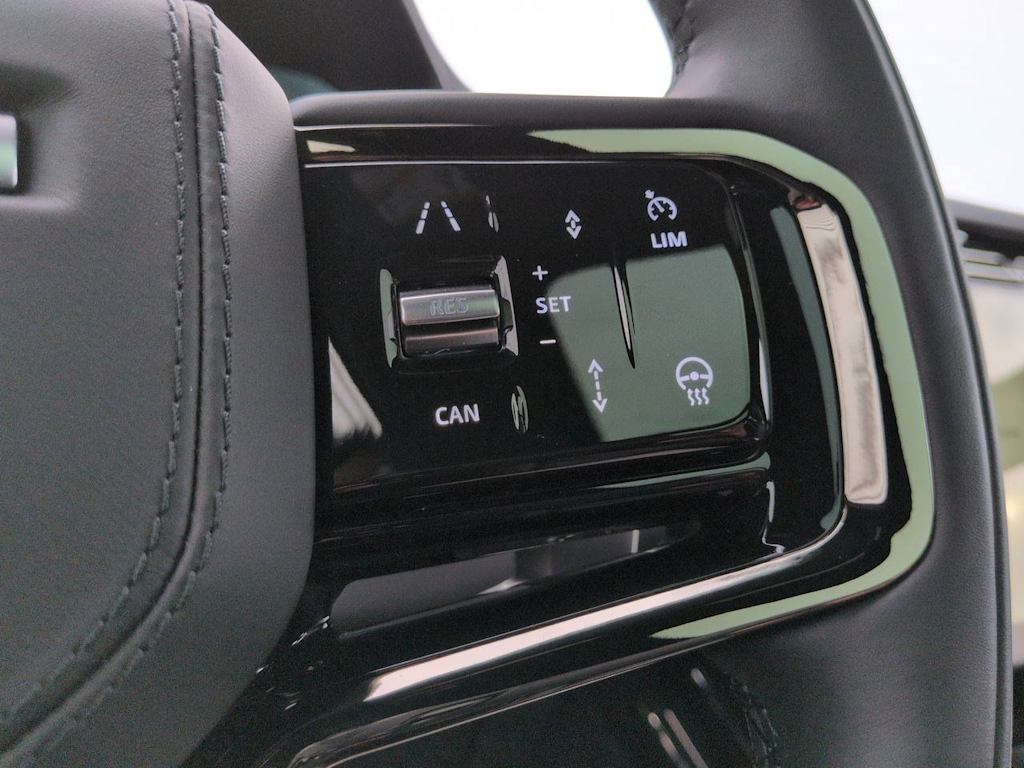 Thumbnail: 2026 Land Rover Range Rover Sport - 32