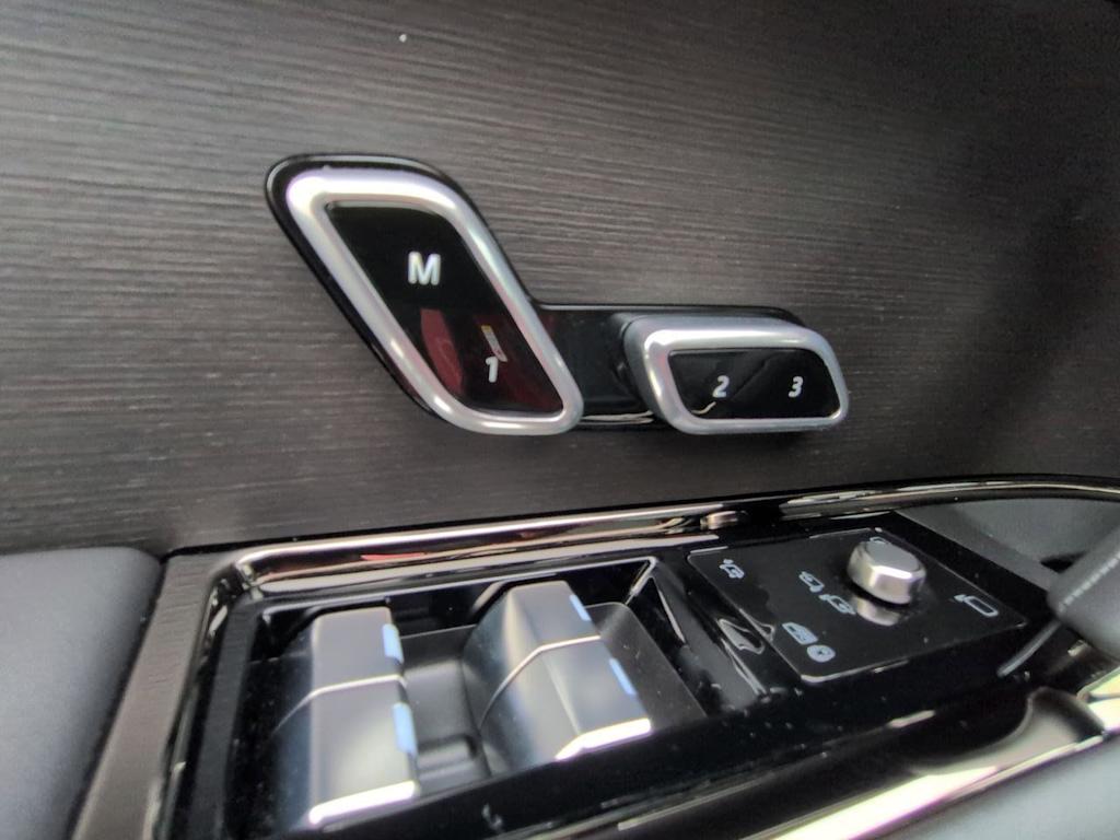 Thumbnail: 2026 Land Rover Range Rover Sport - 26