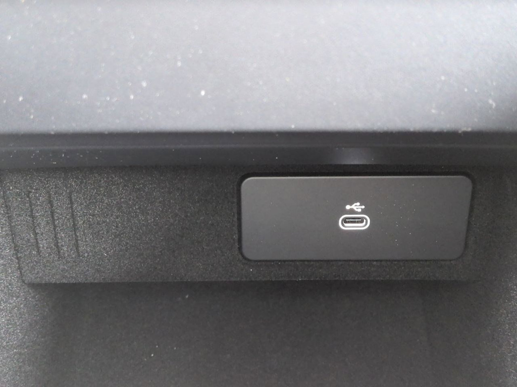 Thumbnail: 2026 Land Rover Range Rover Sport - 38