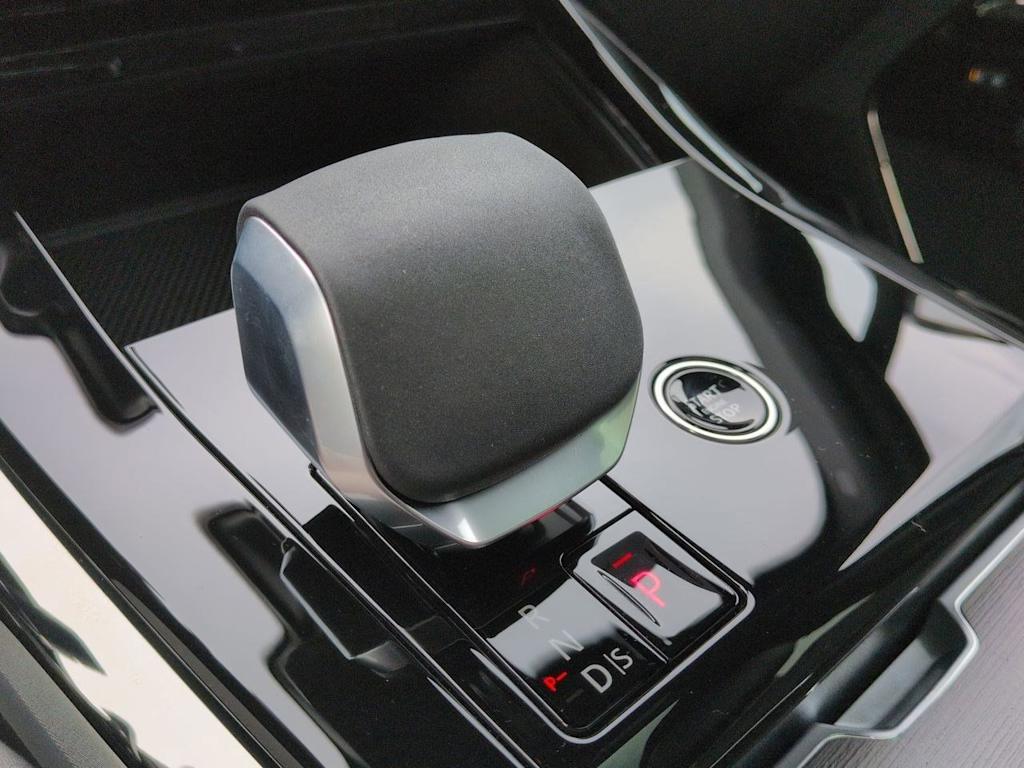 Thumbnail: 2026 Land Rover Range Rover Sport - 16