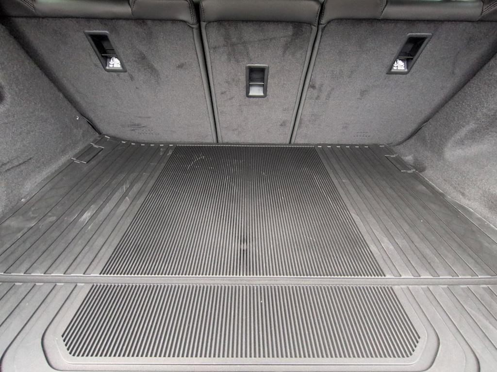 Thumbnail: 2026 Land Rover Range Rover Sport - 18