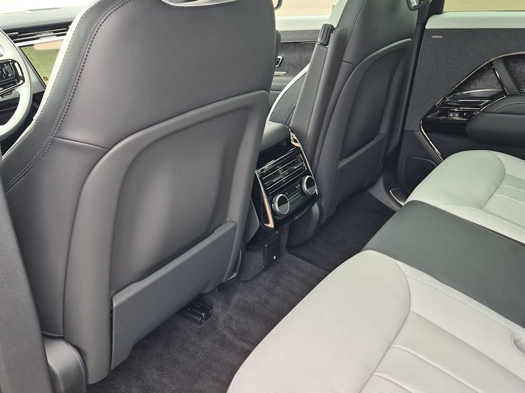 Thumbnail: 2027 Land Rover Range Rover Sport - 13