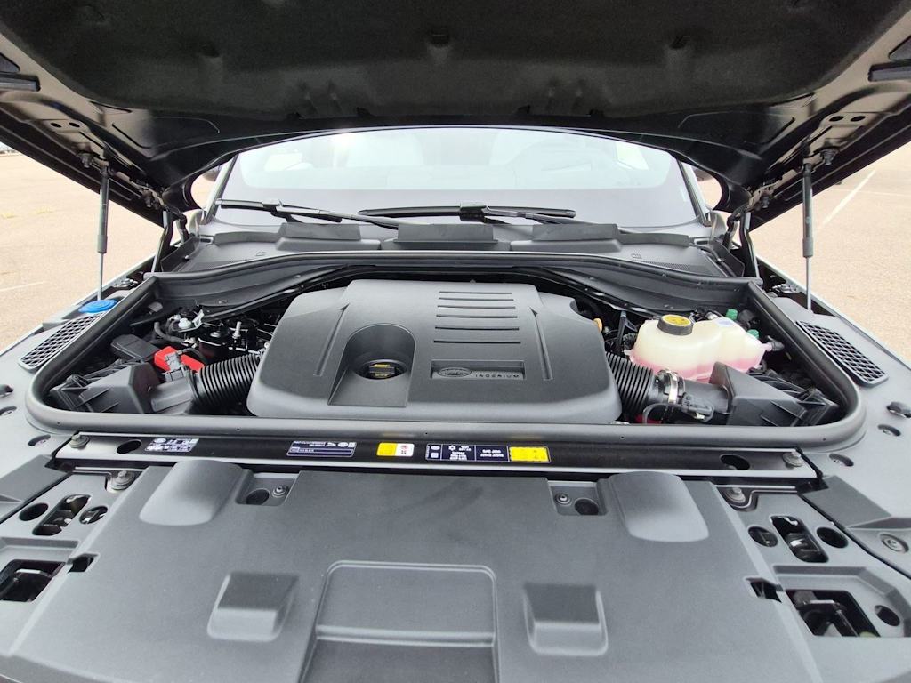 Thumbnail: 2027 Land Rover Range Rover Sport - 9