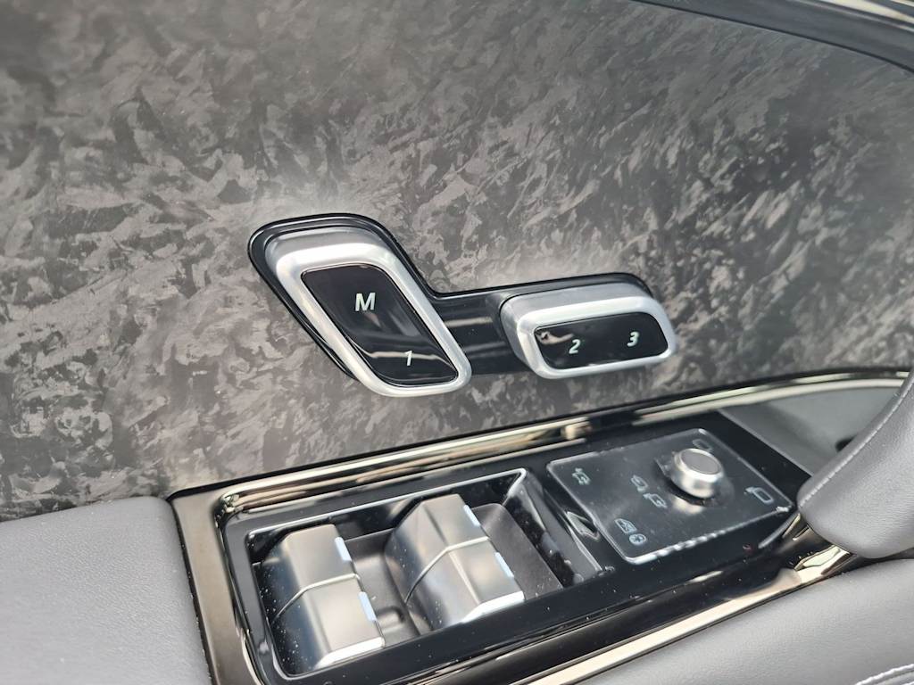 Thumbnail: 2027 Land Rover Range Rover Sport - 25