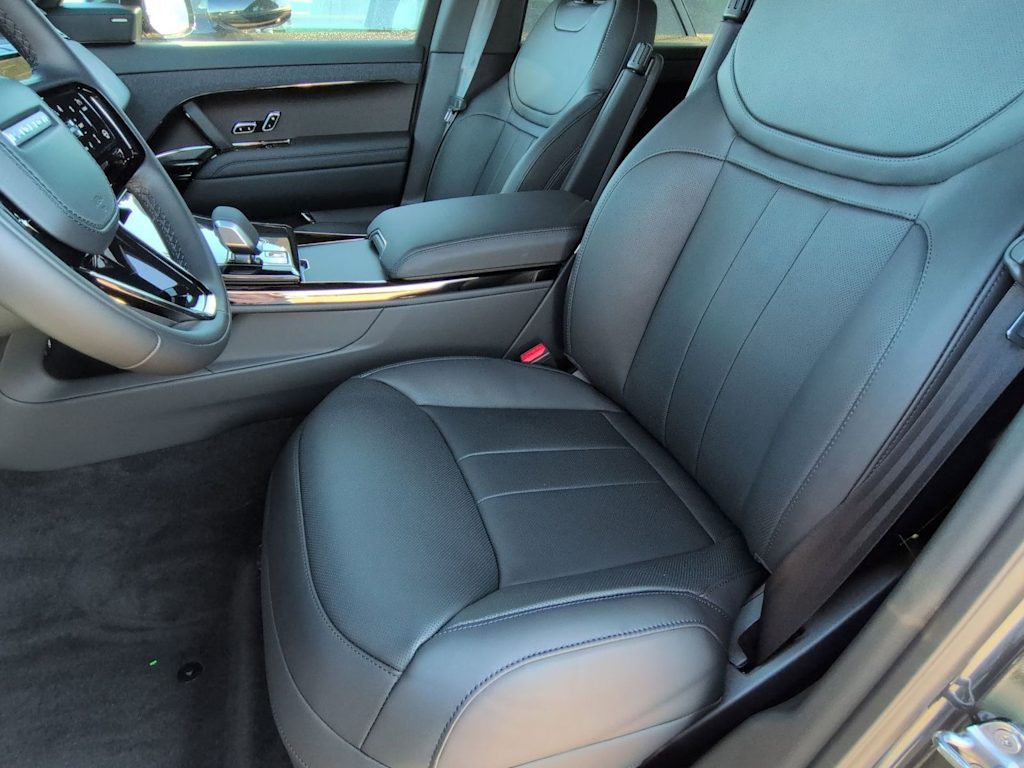 Thumbnail: 2026 Land Rover Range Rover Sport - 11