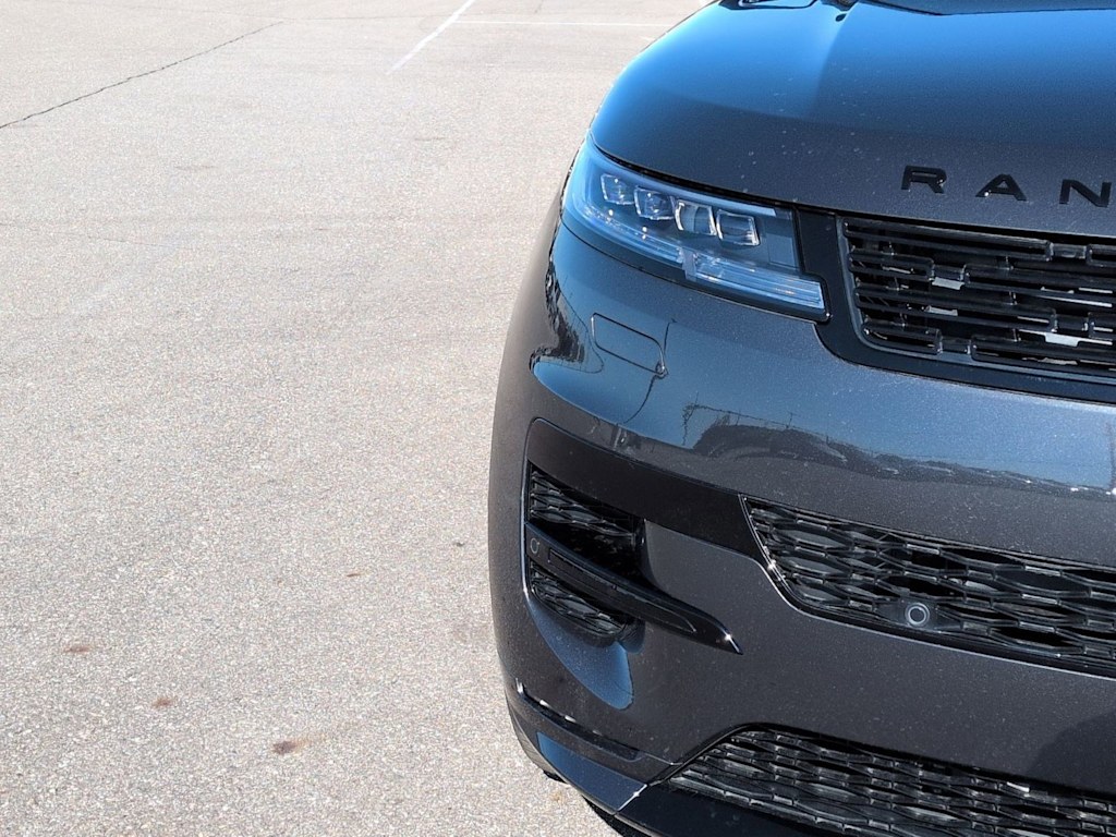 Thumbnail: 2026 Land Rover Range Rover Sport - 7