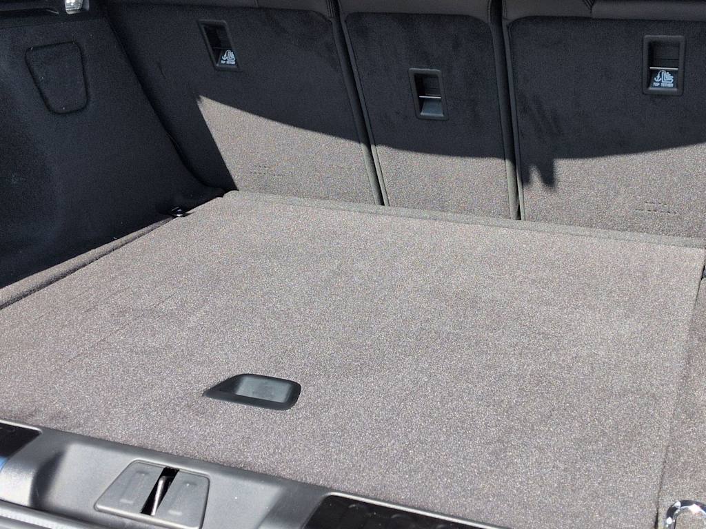 Thumbnail: 2026 Land Rover Range Rover Sport - 35