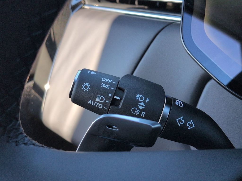 Thumbnail: 2026 Land Rover Range Rover Sport - 17