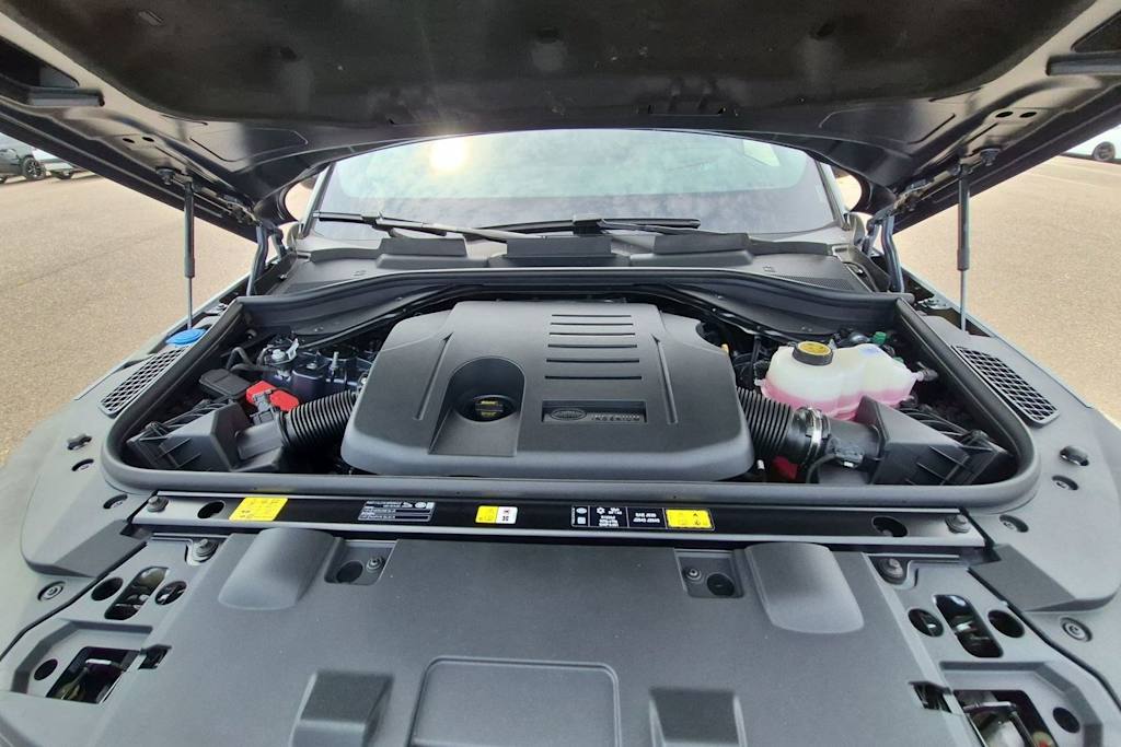 Thumbnail: 2026 Land Rover Range Rover Sport - 9