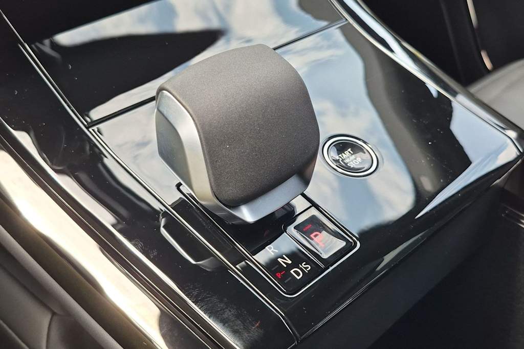 Thumbnail: 2026 Land Rover Range Rover Sport - 16