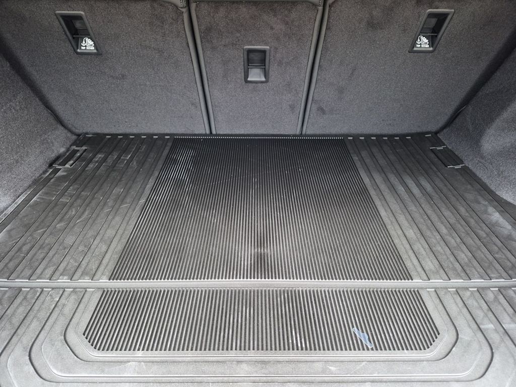 Thumbnail: 2026 Land Rover Range Rover Sport - 18