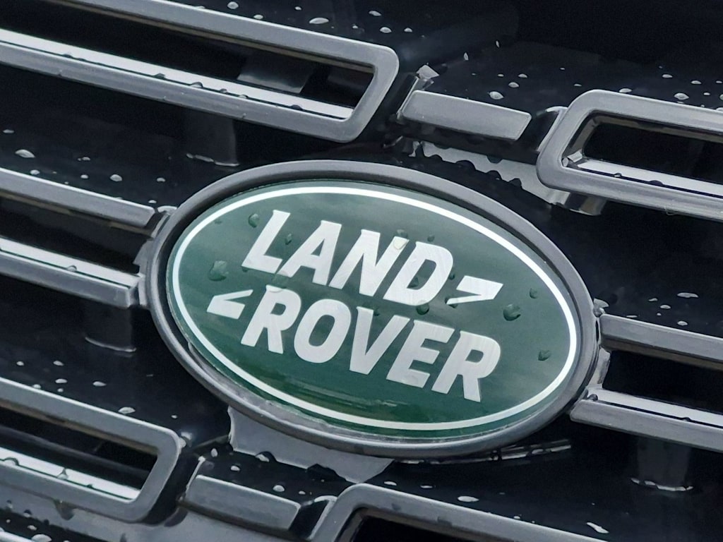 Thumbnail: 2026 Land Rover Range Rover Sport - 7