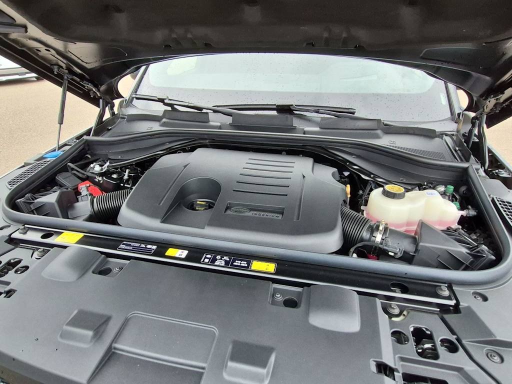 Thumbnail: 2026 Land Rover Range Rover Sport - 9