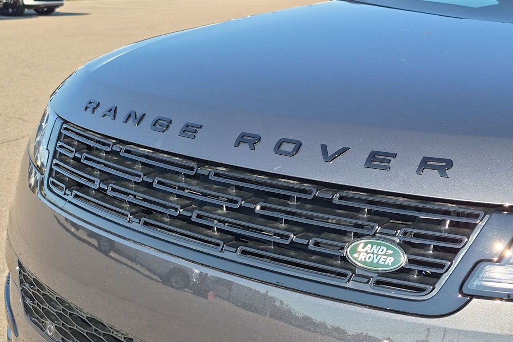 Thumbnail: 2026 Land Rover Range Rover Sport - 7