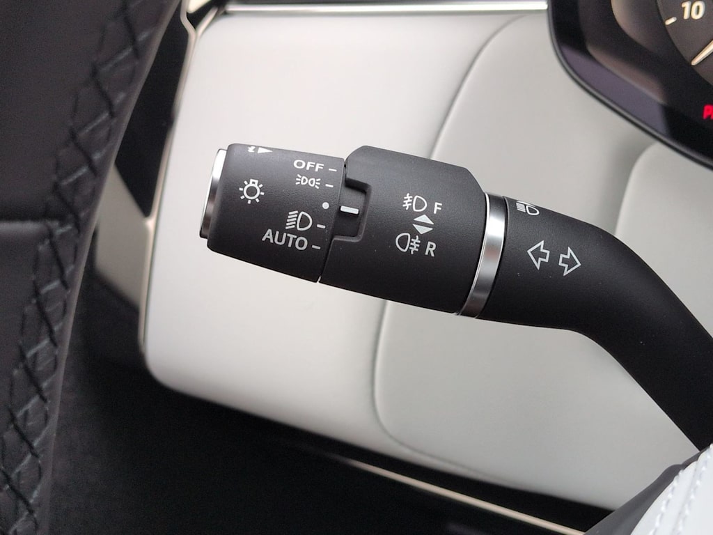 Thumbnail: 2026 Land Rover Range Rover Sport - 32