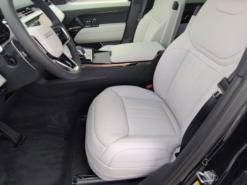 Thumbnail: 2026 Land Rover Range Rover Sport - 11