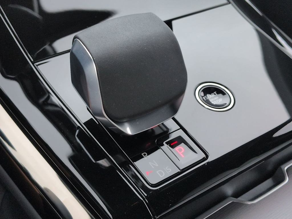 Thumbnail: 2026 Land Rover Range Rover Sport - 35