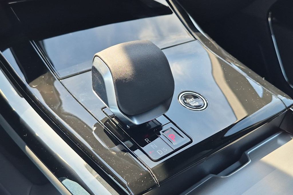 Thumbnail: 2026 Land Rover Range Rover Sport - 16