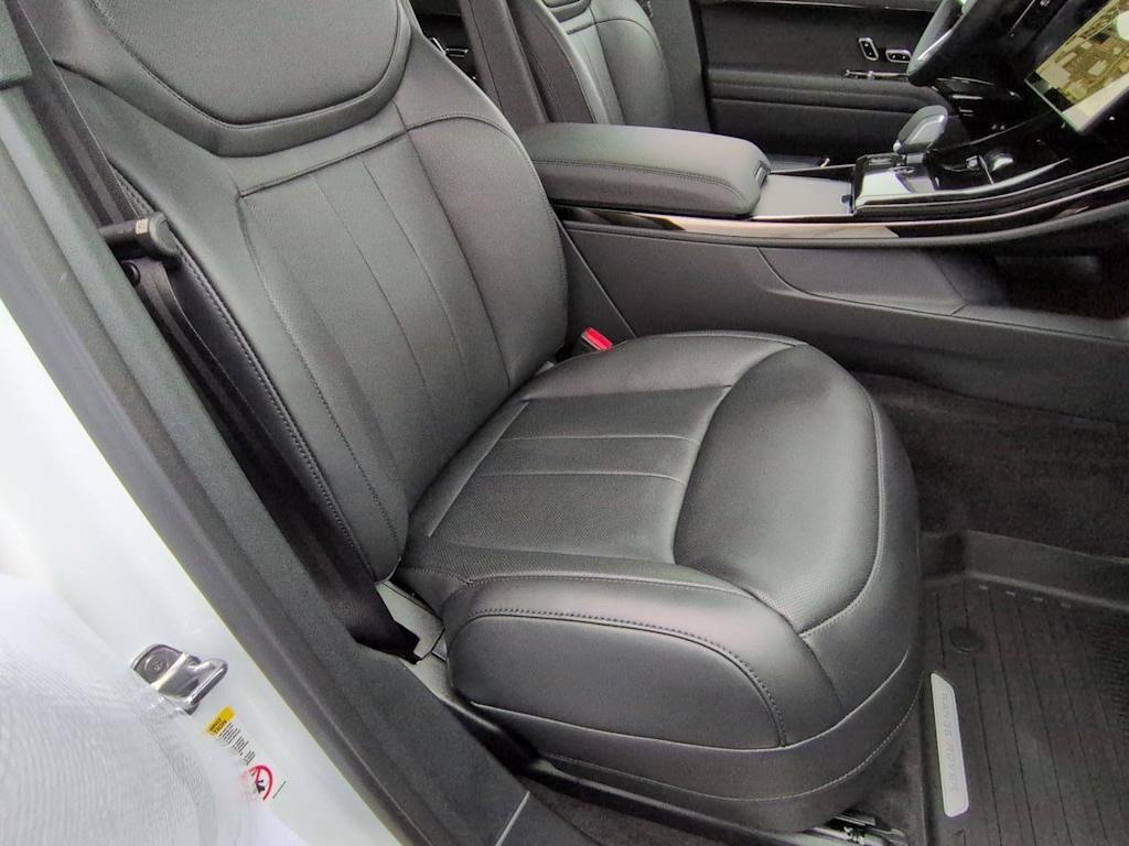 Thumbnail: 2026 Land Rover Range Rover Sport - 12