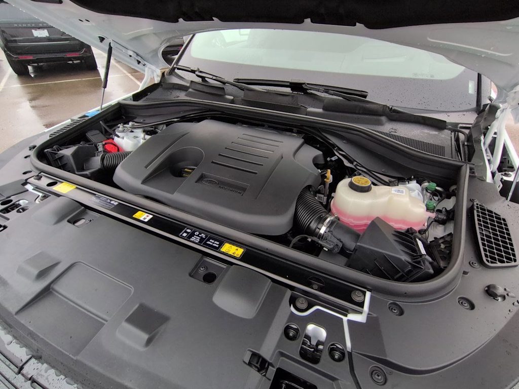 Thumbnail: 2026 Land Rover Range Rover Sport - 9