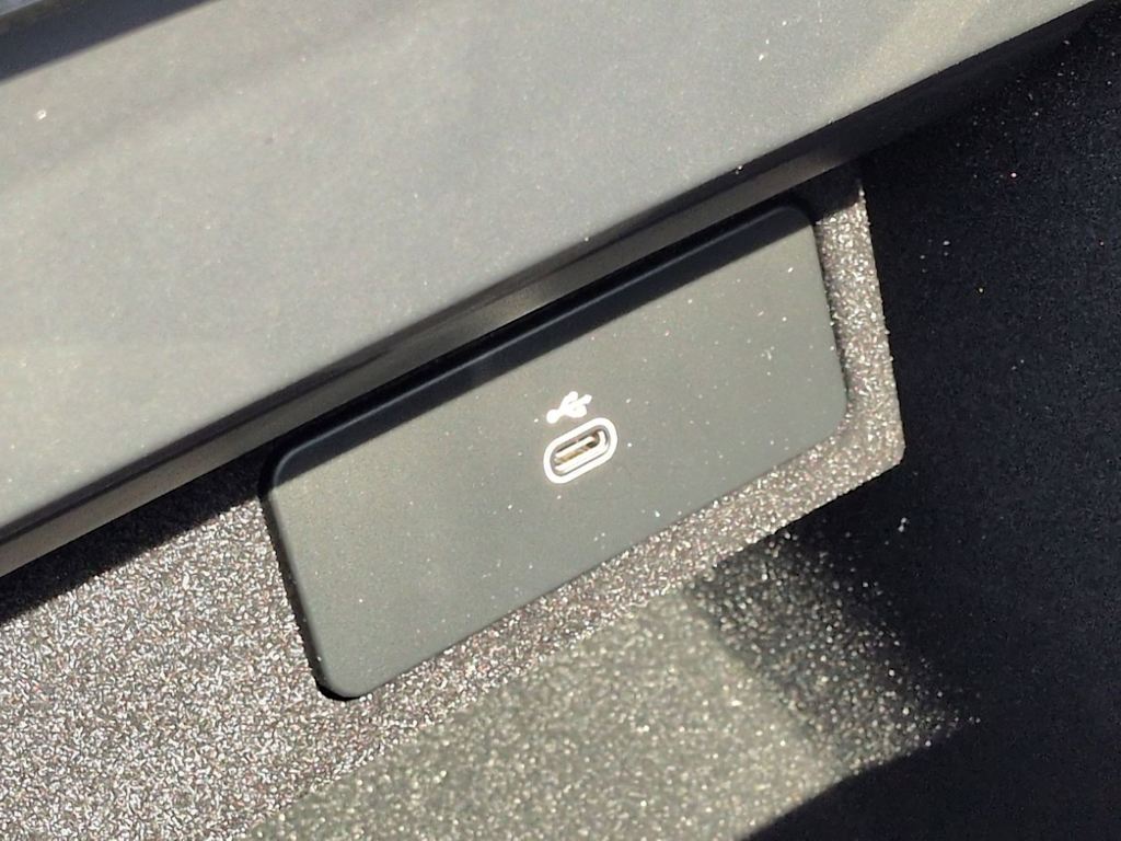 Thumbnail: 2026 Land Rover Range Rover Sport - 35