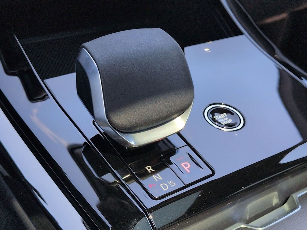Thumbnail: 2026 Land Rover Range Rover Sport - 15