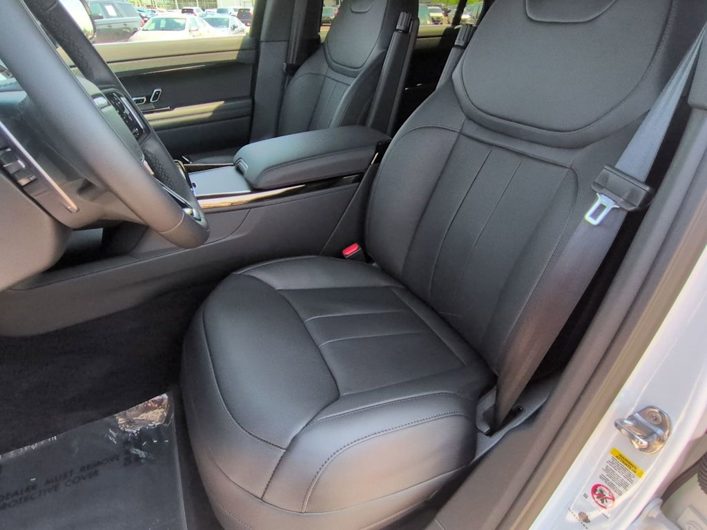 Thumbnail: 2026 Land Rover Range Rover Sport - 10