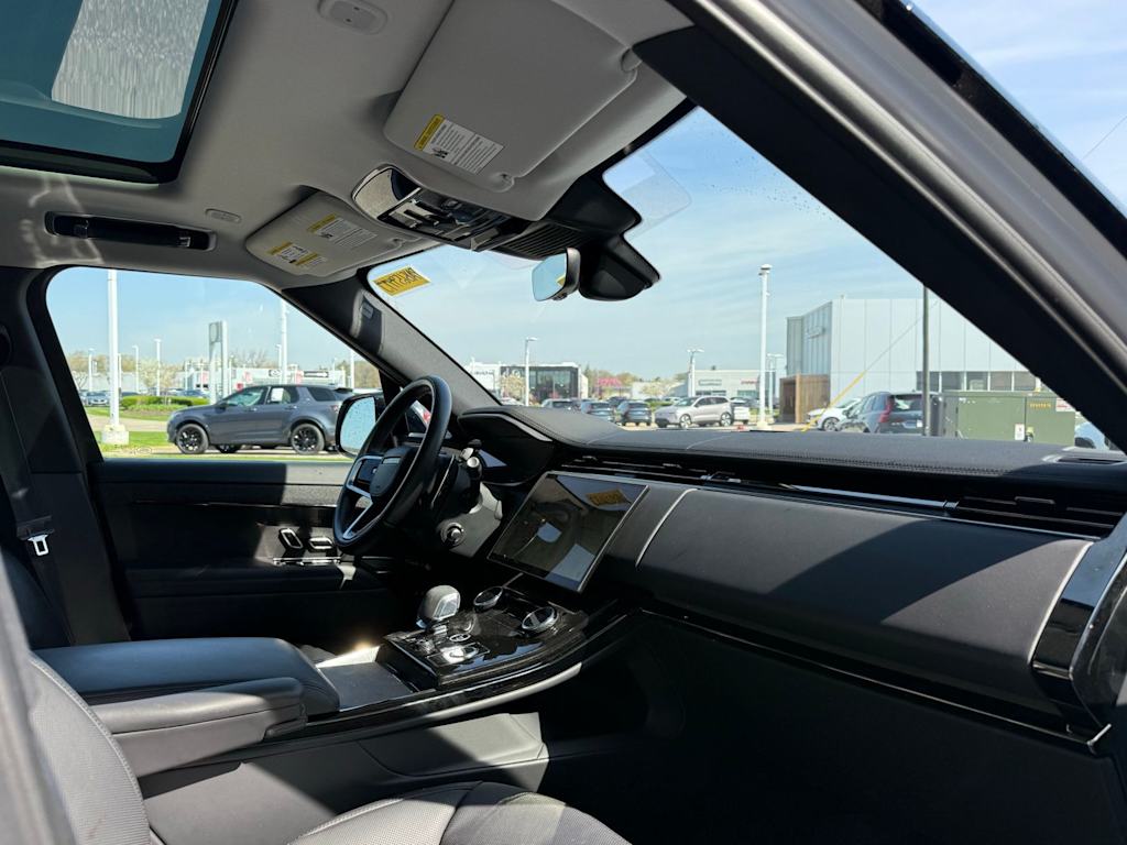 Thumbnail: 2023 Land Rover Range Rover Sport - 7