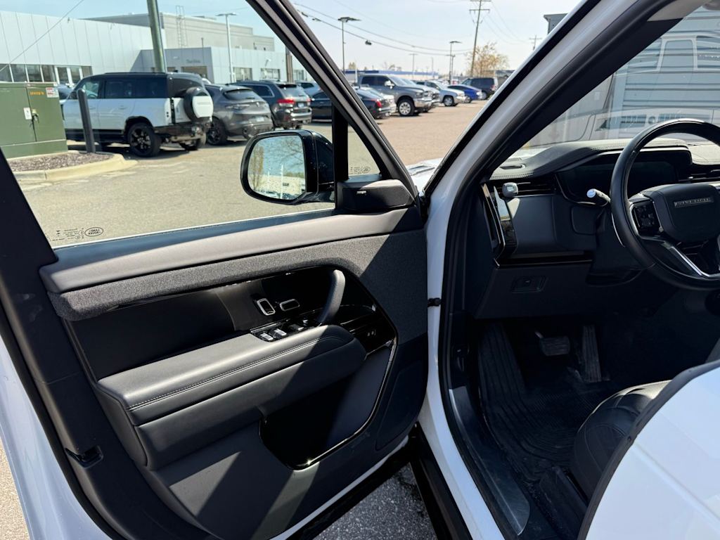 Thumbnail: 2023 Land Rover Range Rover Sport - 10