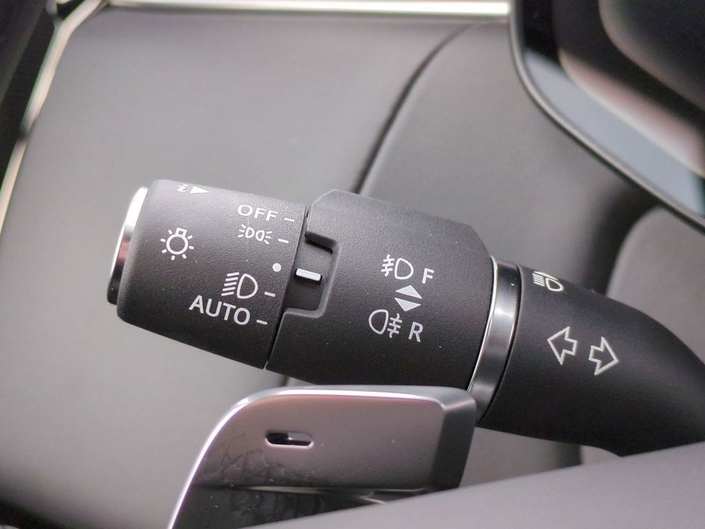 Thumbnail: 2025 Land Rover Range Rover Sport - 31