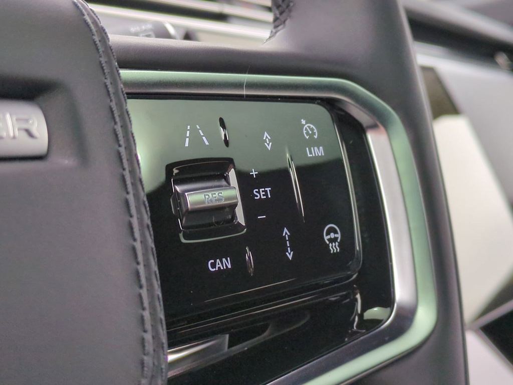 Thumbnail: 2025 Land Rover Range Rover Sport - 30